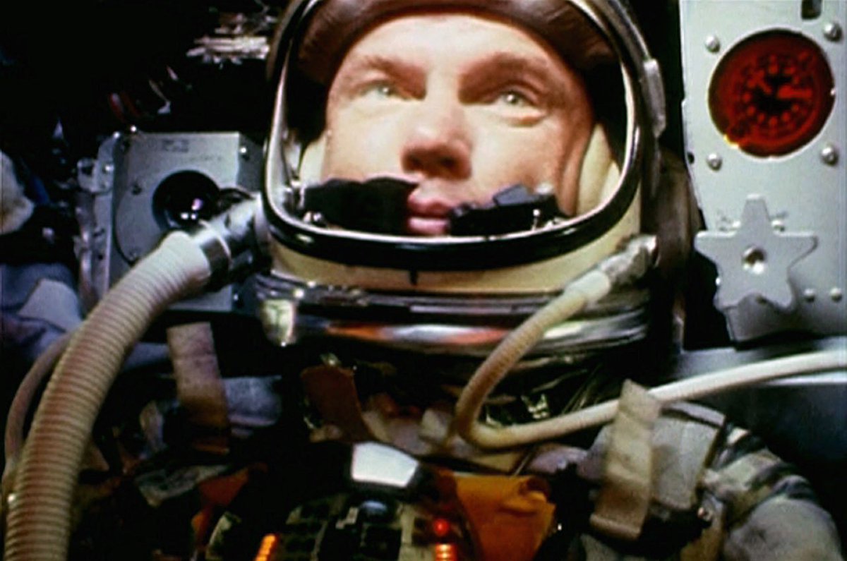 #JohnGlenn's 1962 Re-Entry: Film and Audio Synchronized to Mark His Death via <a href="/collectSPACE/">collectSPACE</a>  dlvr.it/MxfK0d