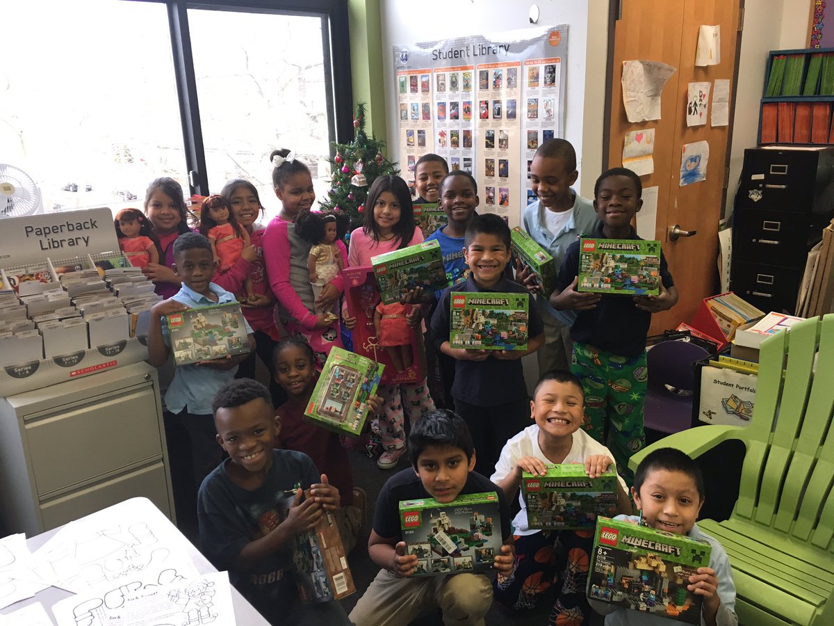 Thanks for your generous donation AOH to Bradley Elementary <a href="/Asbury_ParkSD/">Asbury Park Schools</a> @Prncpl_ERuiz #happyholidays