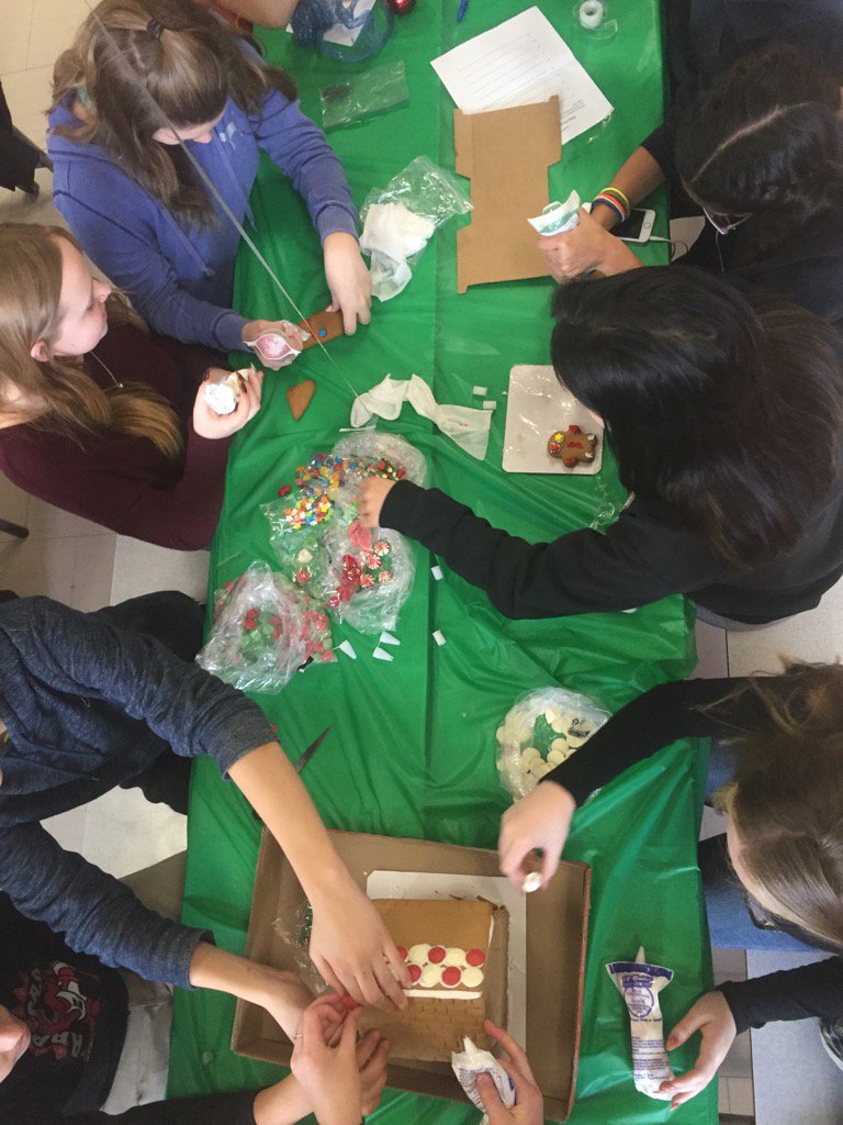 npclinkcrew's tweet photo. #linkcrewholidayfun in our caf https://t.co/om5uujMmqe
