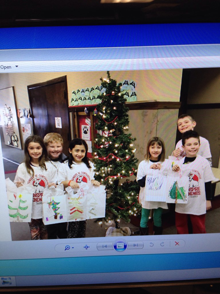 Dona Johnson-Beach (@drdonajb) on Twitter photo Trombly Be Kind Club - spreading kindness to children at St. John Hospital ❤️#kindnesskidscare <a href="/GPTrombly/">Trombly Elementary</a> <a href="/gpfitzs/">walter fitzpatrick</a> Trombly Be Kind Club - spreading kindness to children at St. John Hospital ❤️#kindnesskidscare <a href="/GPTrombly/">Trombly Elementary</a> <a href="/gpfitzs/">walter fitzpatrick</a>
