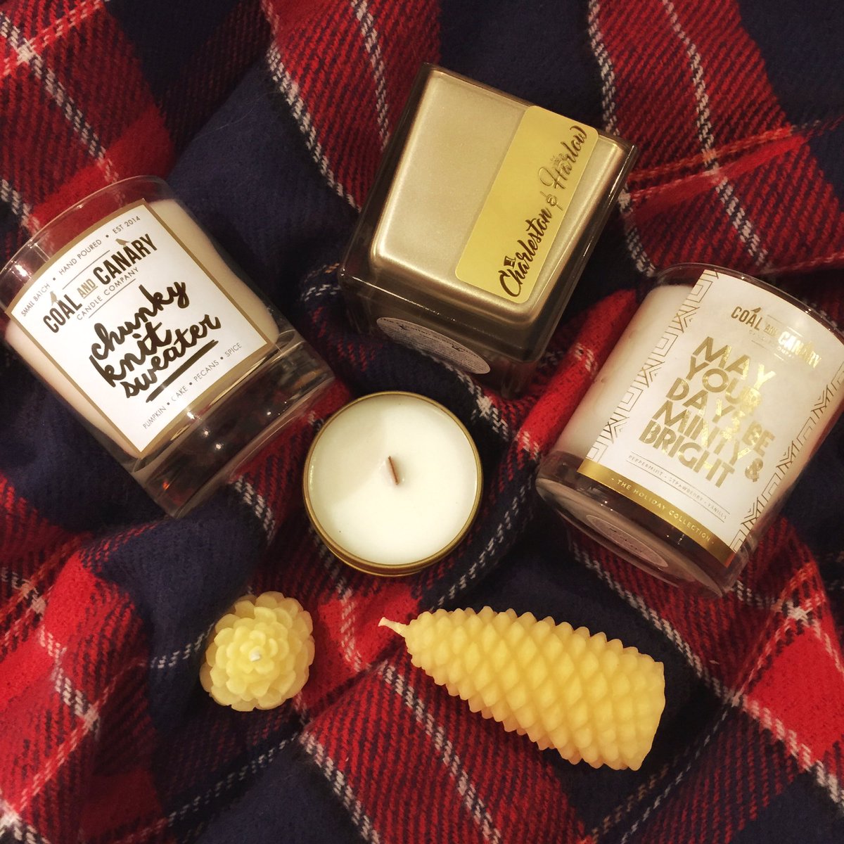 Only 3 more days until Christmas! Great last minute gifts 🎁🎉 #christmas #gifts #banff #yyc #candles #cozy