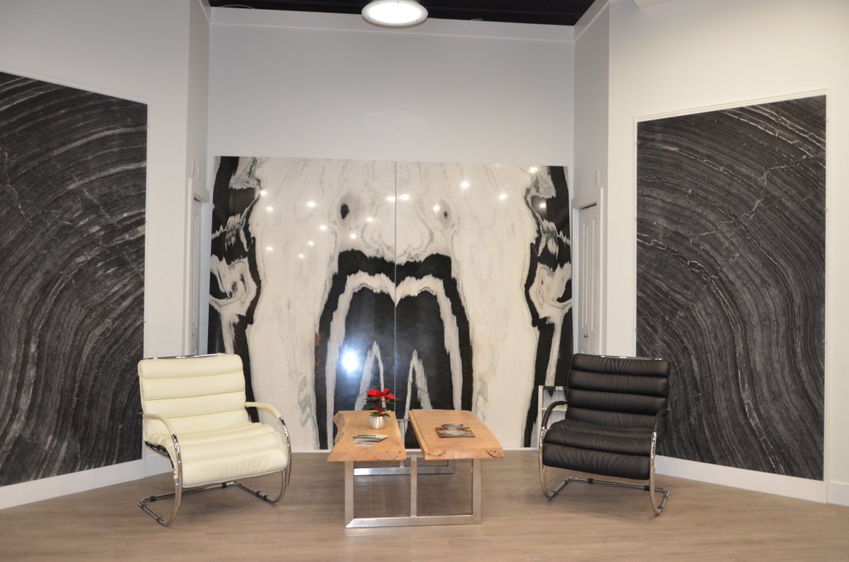 DSPanels's tweet photo. Wow! #showroom What do you see in the stone? xray? animal? #realstone #realthin@vividstonecoq #onyx https://t.co/wLEqsGDMFK