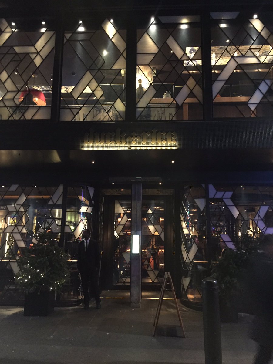 Eating @theduckandrice with the beautiful <a href="/TheBeautybyJJ/">Jennie Jenkins</a> 👌🏾
#imbibewithme #comfortfood