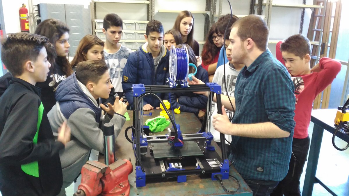 Carolina C (@tecno_logics) on Twitter photo Fabricació digital a #LHospitalet amb <a href="/esfab_anadromes/">EspaiSocialAnadromes</a> <a href="/lafundicio/">lafundicio@mastodon.social</a> <a href="/InsBellvitge/">Institut Bellvitge</a> - Yeah! Fabricació digital a #LHospitalet amb <a href="/esfab_anadromes/">EspaiSocialAnadromes</a> <a href="/lafundicio/">lafundicio@mastodon.social</a> <a href="/InsBellvitge/">Institut Bellvitge</a> - Yeah!