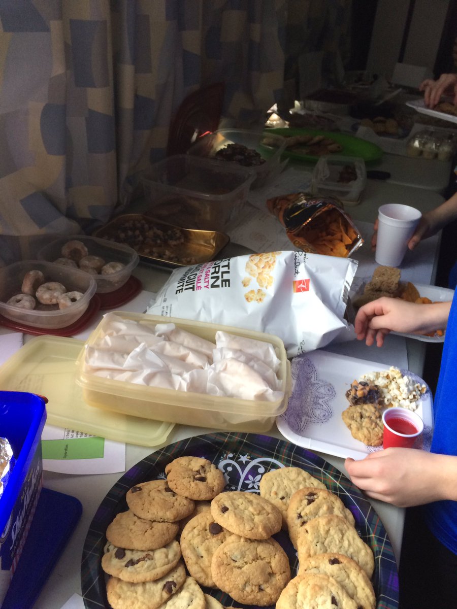 MrsKBoughner's tweet photo. Making some delicious mixtures to end off our science unit and celebrate the holidays #learningisyum @CobblestoneES https://t.co/Ak6DLuOmbW