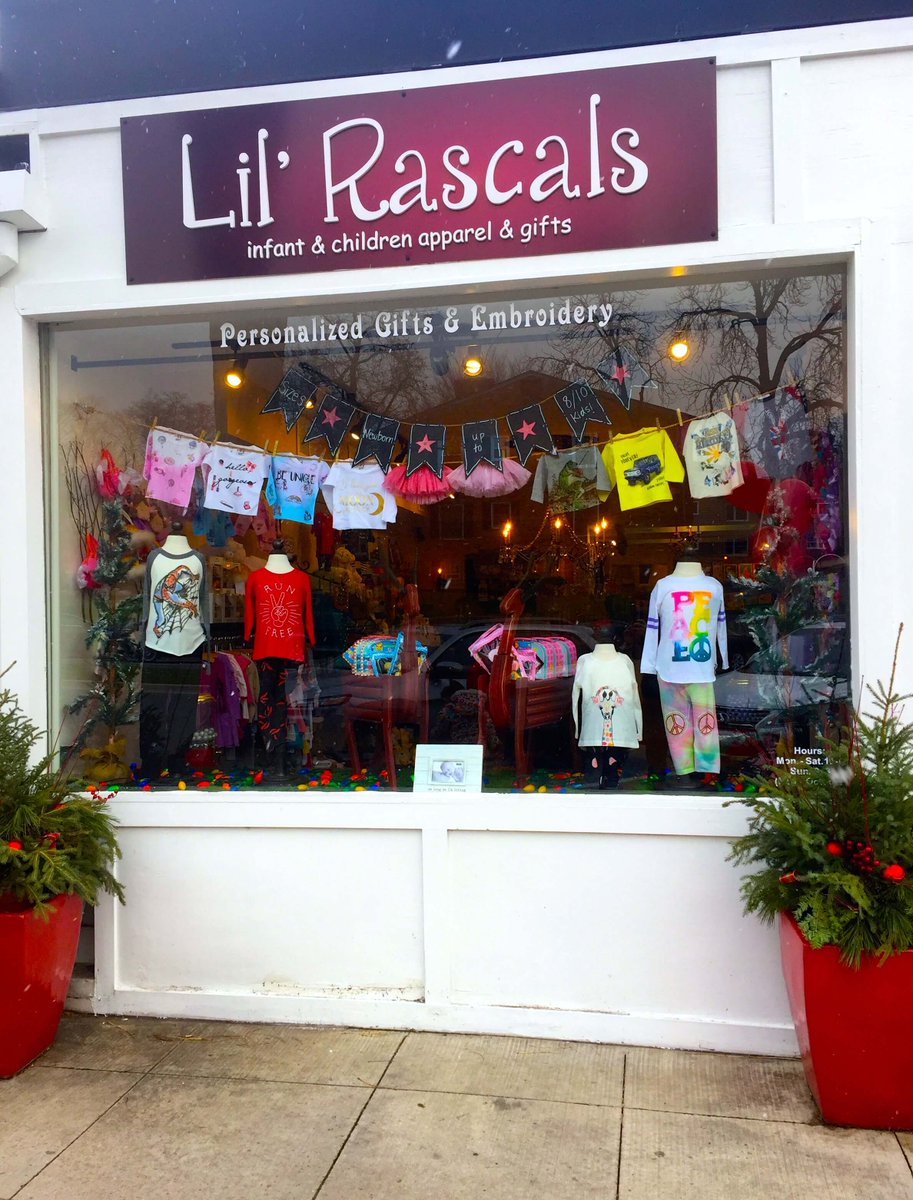 wantify's tweet image. Just a few days left to shop! Finish your list with our favorite picks for kids in #BirminghamMi #shoplocal #detroit ow.ly/P34W307lB3J