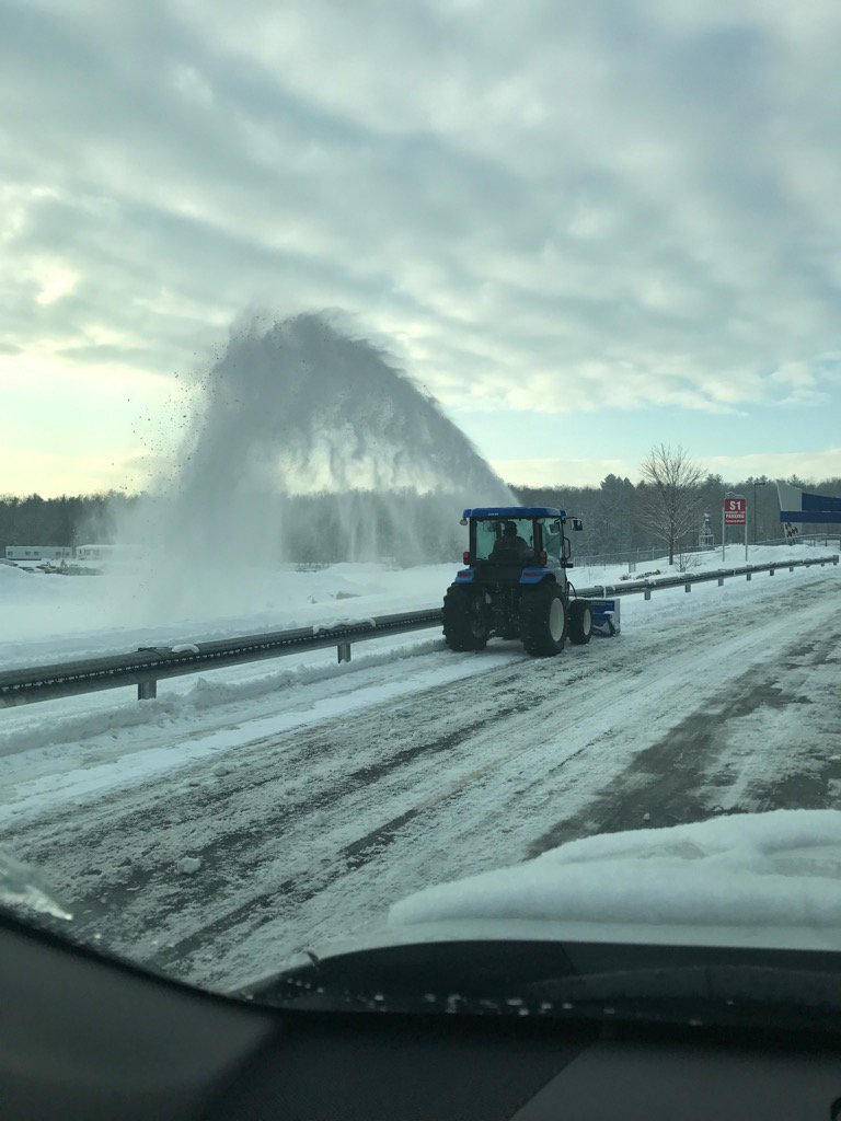 DavidMcGrath_'s tweet photo. Clearing the way thanks to our partner New Holland. Simply couldn't get it done without you. https://t.co/vOgafKCBUv