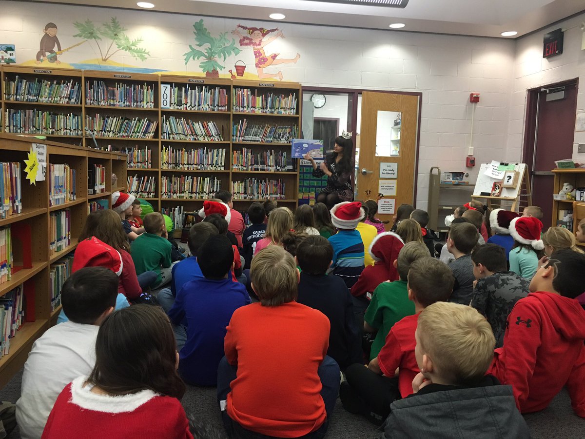 MissAmericaNJ's tweet photo. Read "If You Give a Mouse an iPhone" to Sewell school 3rd graders today! #MissNewJersey #CyberAware #AWorldOfDifference https://t.co/NFagYTTftD