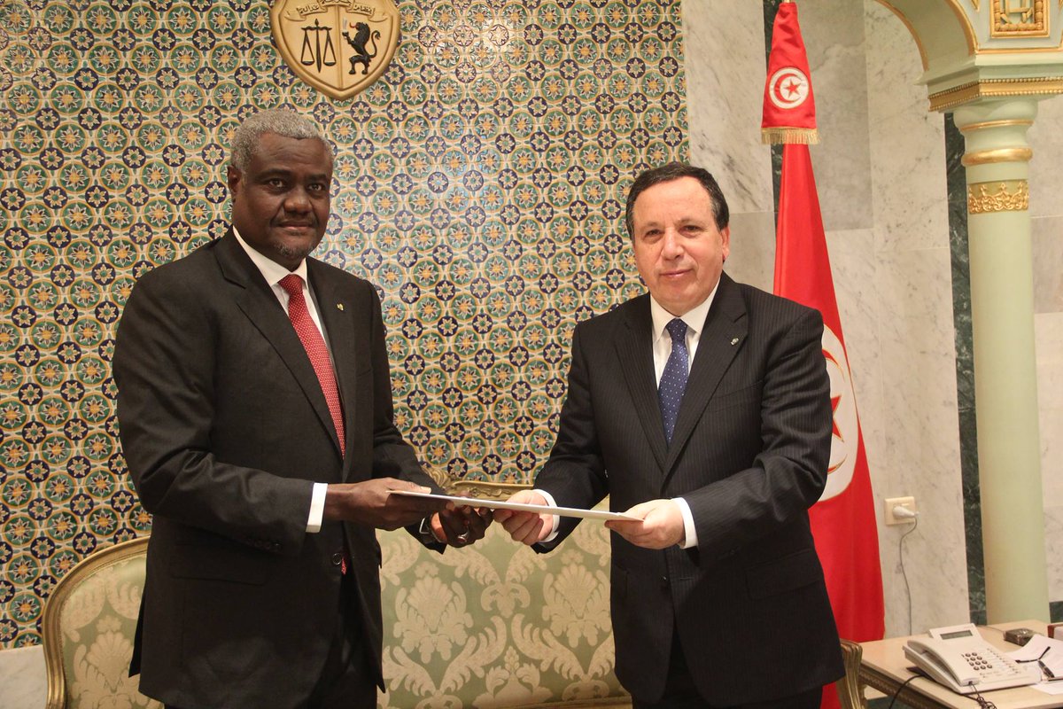 J'ai remis au MAE Khemaies Jhinaoui un message du Président Idriss Deby à son homologue Béji Caïd Essebsi #Tchad #Tunisie #FakiForANewAfrica