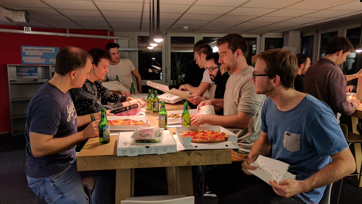 4teamwork's tweet photo. Innovativ sein macht hungrig. Pizza-Time am #fedexday. #OneGovGEVER https://t.co/NysVEhAh5D