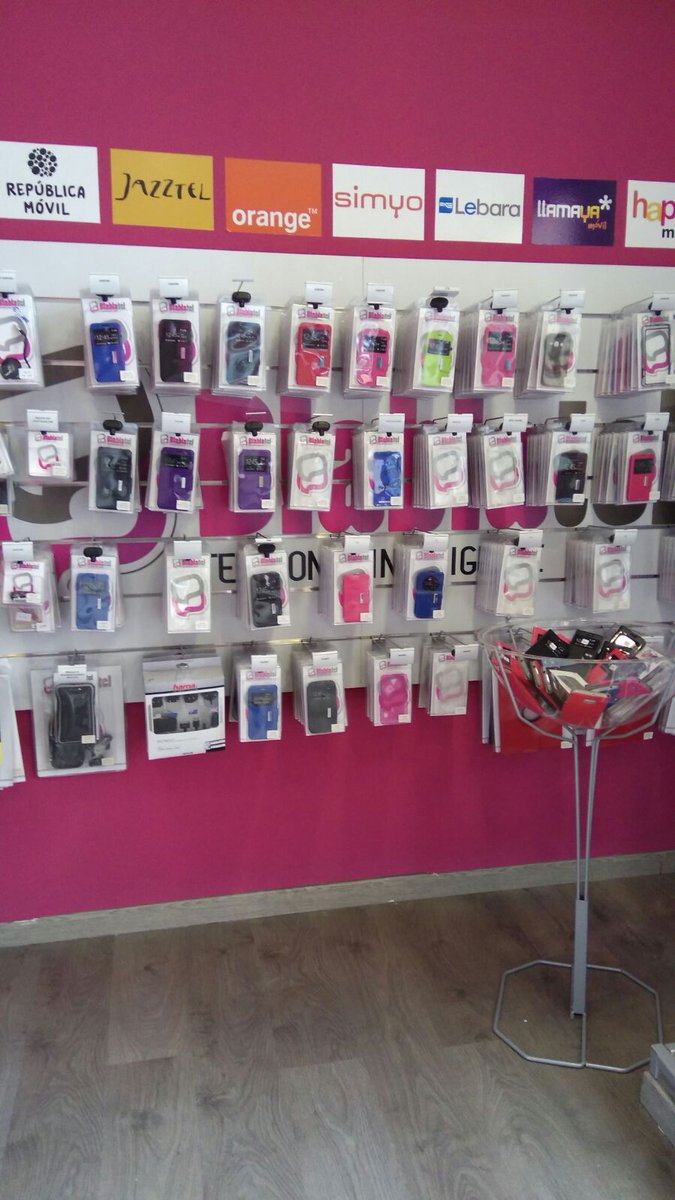 himobilelpgc's tweet photo. Te mostramos una parte de nuestra tienda #himobile situada en #mesaylopez para que compruebes que tenemos de todo acorde a tus necesidades. https://t.co/Y4YhnHRpfv