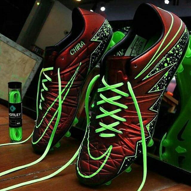 MahiriBrand's tweet photo. for the Red/Green Hypervenoms! Follow @mahiribrand for more boots!
#Soccer #Boots #Superfly #Cleats #Magista https://t.co/eCfLHzDeZM
