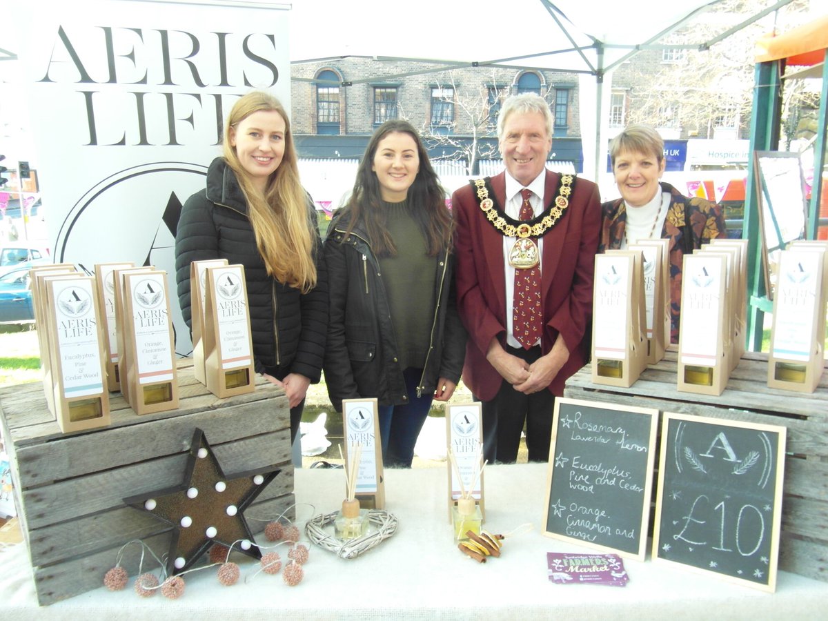 Mayor_TWBC's tweet photo. A pleasure to meet two young enterprisers from  @TWGGS sixth form working with @aerislifeuk &amp; enjoying learning about business @TWBCFarmers https://t.co/dCdvzcJqdZ