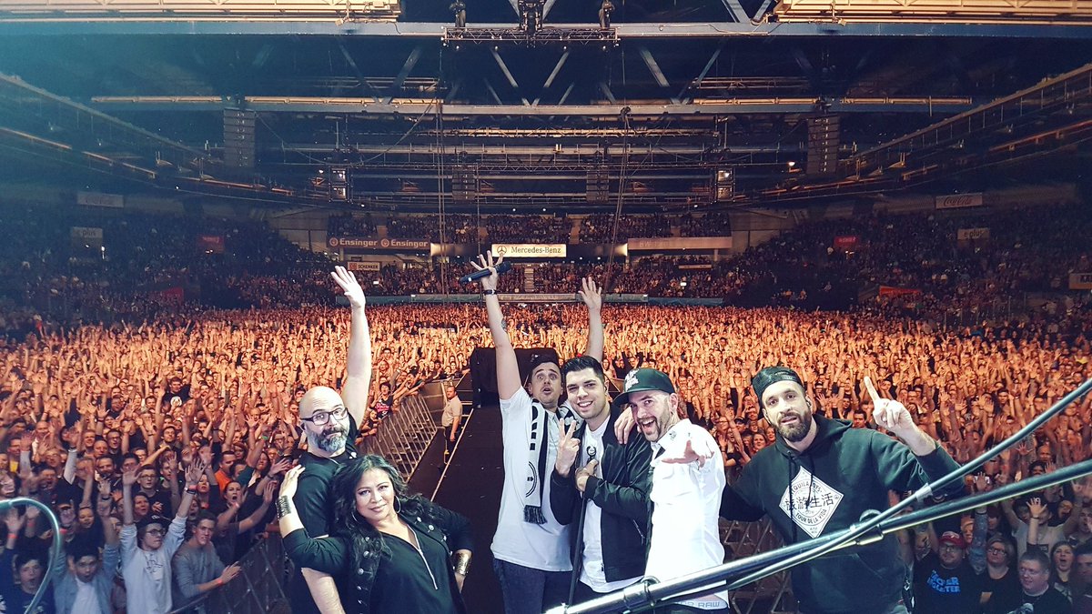 7music's tweet image. auf Tour und das passierte vor 10min in stuttgart.....mann mannn....