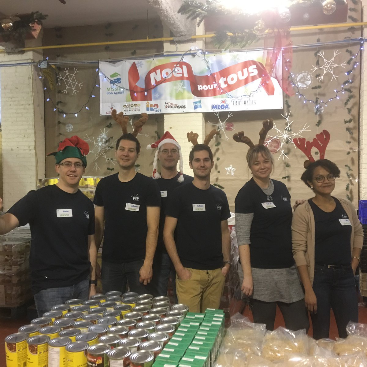 InvestPSP's tweet photo. Les employés d'@InvestPSP ont été heureux de participer à la distribution de près de 400 paniers de Noël aujourd’hui à @whmba #PSPsengage https://t.co/3FXhXYj730