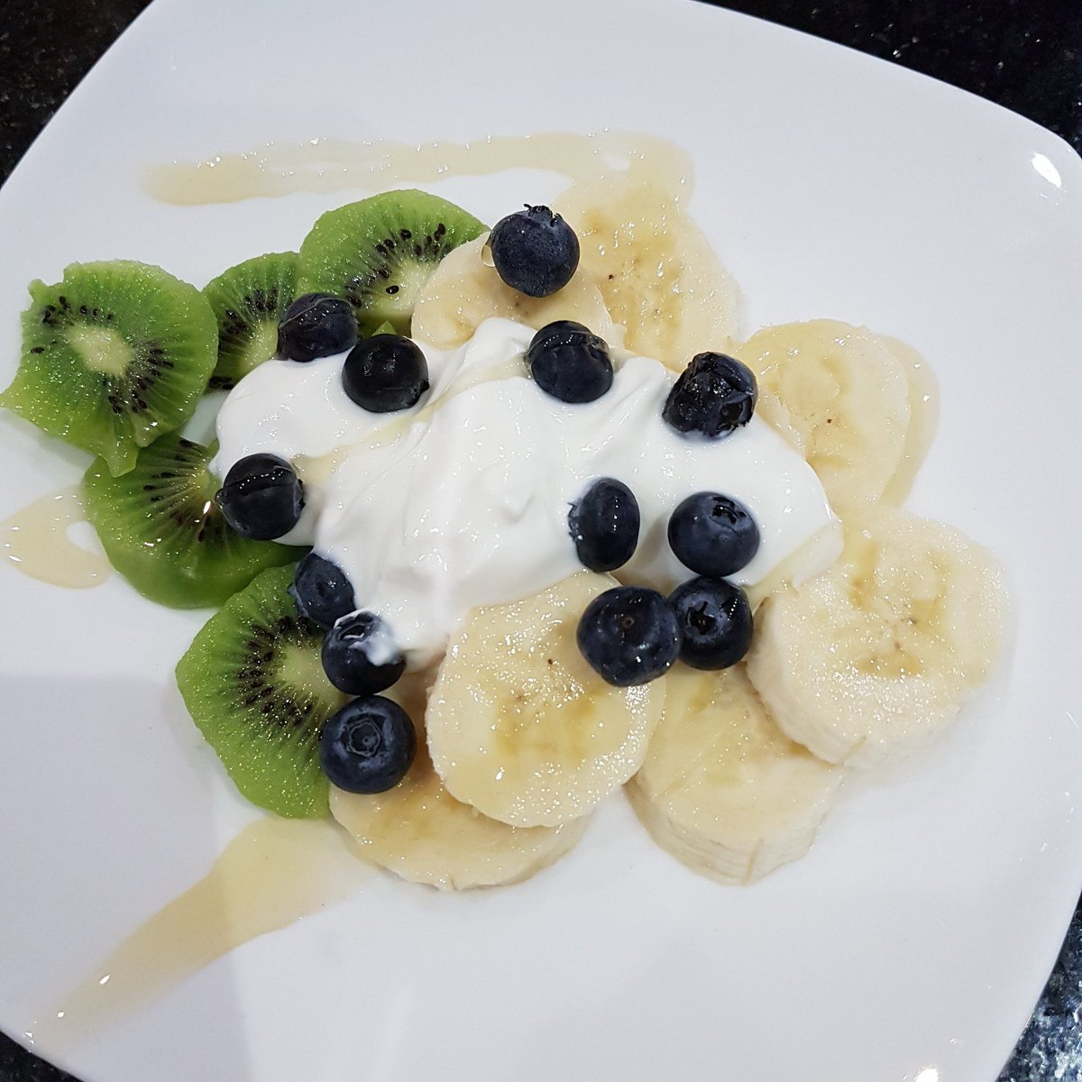 fitphysiquejess's tweet photo. Yummy puds #fruit #yoghurt #nochocolate https://t.co/pNsnaUhv0u