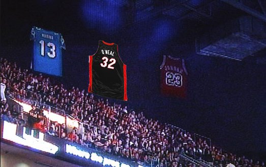 Yahoo Sports on X: Tonight, the Heat retire Shaq's No. 32 jersey