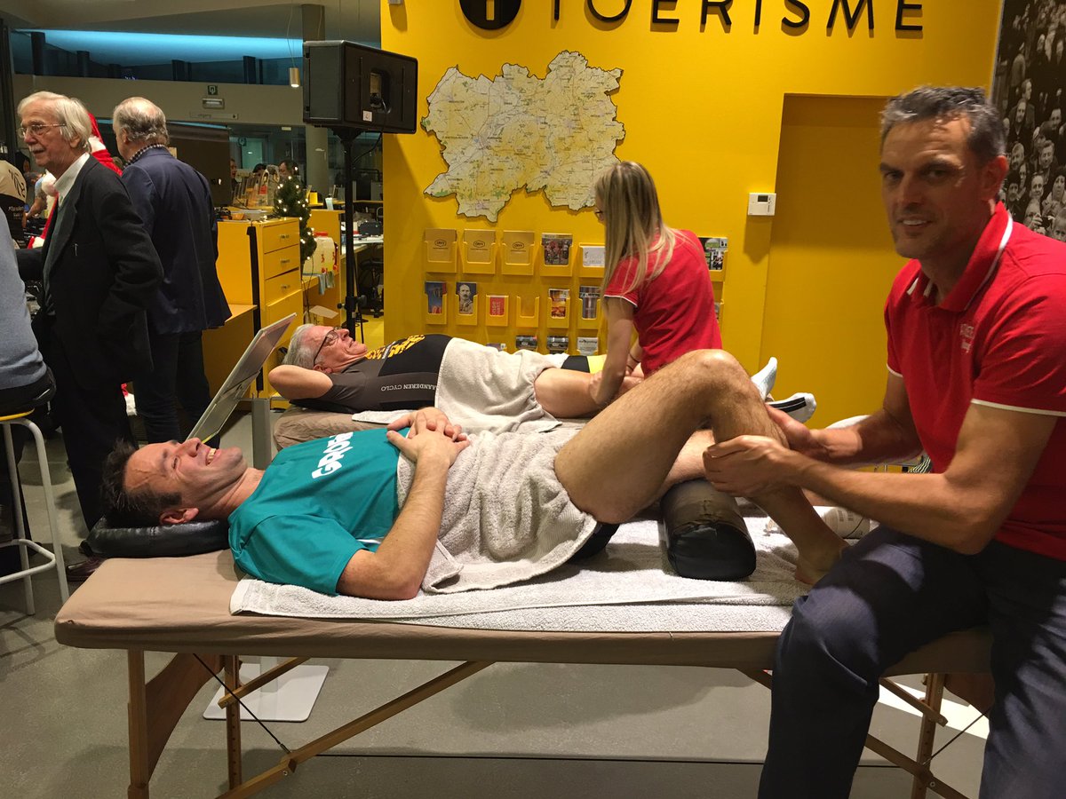 Elisameuleman's tweet image. Tweede ploeg.. twee kampioenen..:-) en de eerste ploeg wordt verwend! #WarmsteWeek #crvv