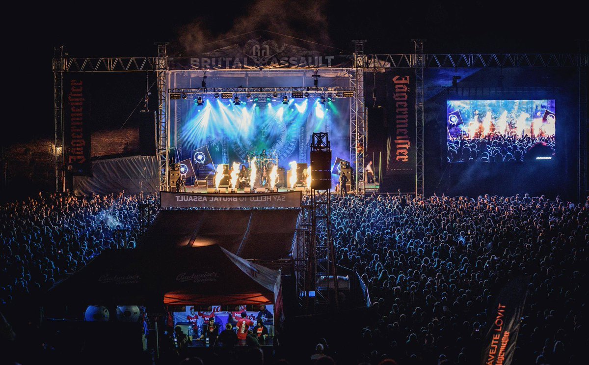 archenemymetal's tweet photo. #ArchEnemy #live 2017 -> https://t.co/BSGcAYZMYw \m/ Photo by #DavidHavlena #wareternaltour #brutalassault #tour #wareternal https://t.co/240V3czrlp