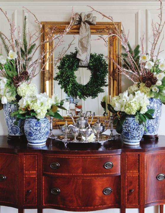 #Holiday #décor done with #blueandwhite chinoiserie is always a win.