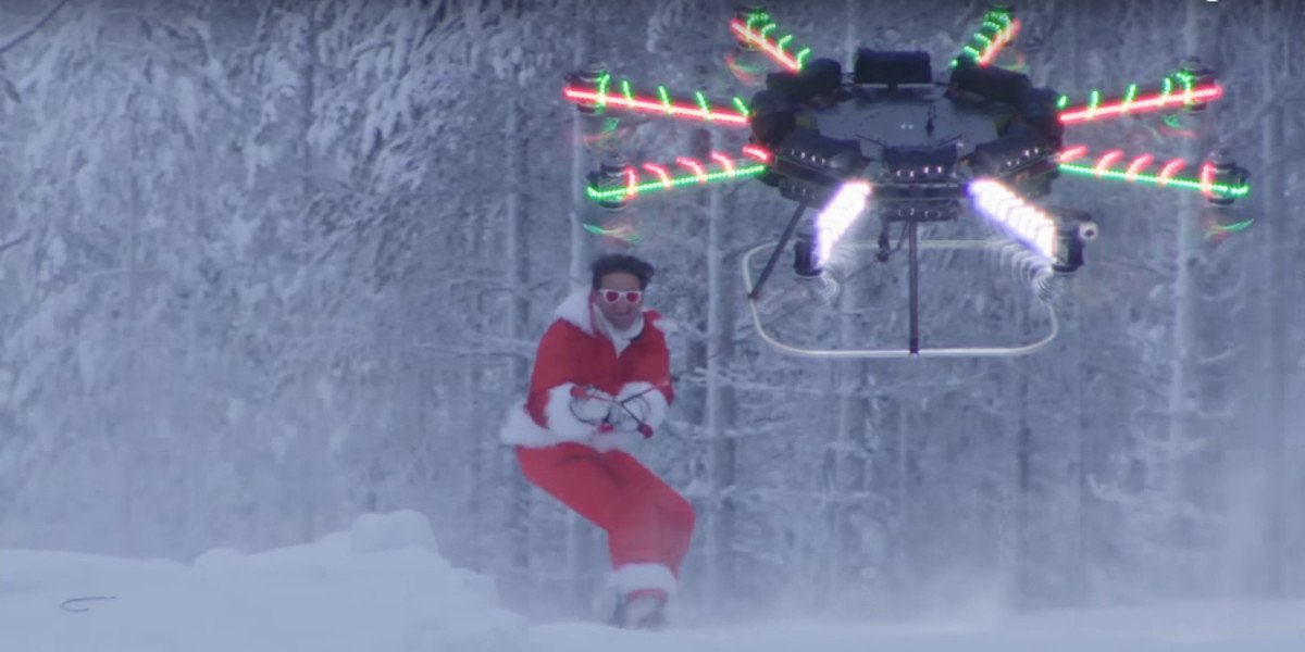 instacutecanada's tweet photo. Watch This Famous Snowboarder Hitch a Ride On a Giant Drone in… https://t.co/jcbjTq3R0b #Gear #snowboarding #video #Maxim_Man #snowboard https://t.co/Yu0NGE67B9