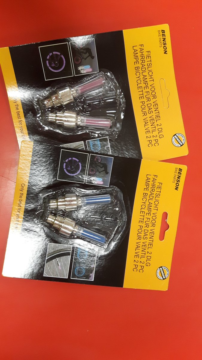 Weer verkrijgbaar! De ventiellichtjes in roze en blauw voor maar  €1,99