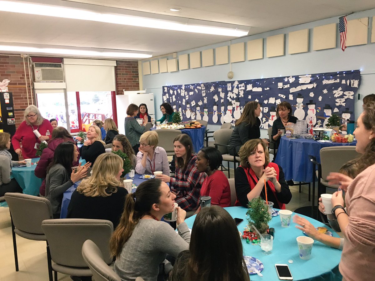 WOSnews's tweet image. Kindergarten teachers hosted a wonderful winter breakfast to start our day. (Artwork by #mrssheehyWOS&apos; class and @lizpiteo)