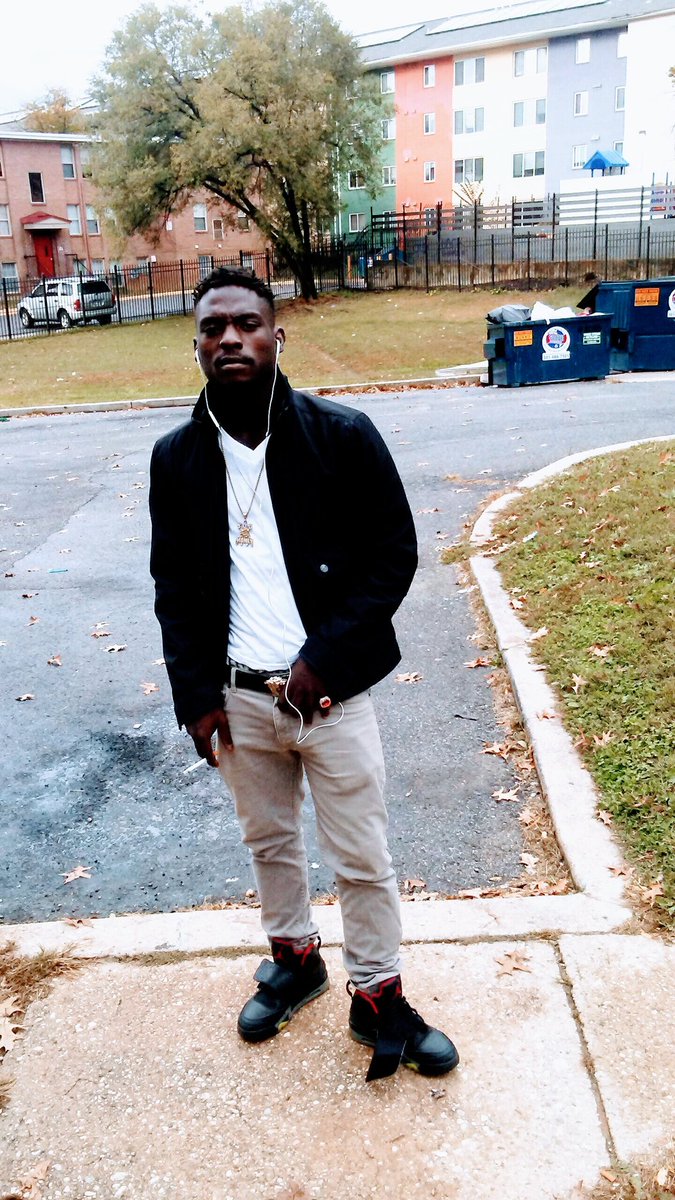 SODMGEastCoast's tweet photo. Idk wat beef is I just know toe tag an Black Bag #THEREALBLIZZY #LUST4💰&SWUICE 💯💪 https://t.co/syhizUt7P7