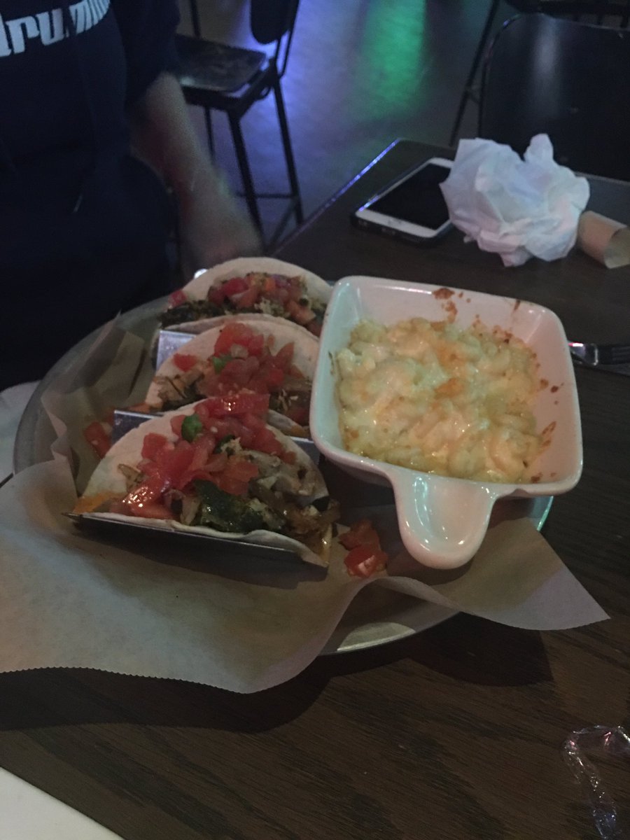 She literally ordered tacos and mac n cheese... at TacoMac <a href="/Stephylococcus6/">Stephanie Nielsen</a> <a href="/tacomacofficial/">Taco Mac</a> #WayToTakeItLiterally