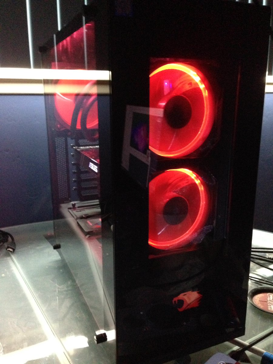 Thanks to <a href="/iBUYPOWER/">iBUYPOWER</a> I can finaly stream again with this beast pc :D
[LIVE] twitch.tv/davidblue64