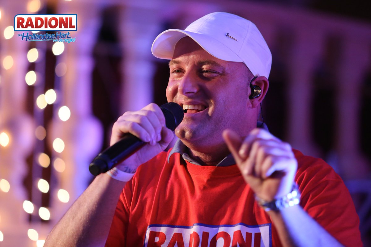 De laatste feestavond in de Koperen Hoogte is gezellig! Met <a href="/TamaraTol/">Tamara Tol</a> <a href="/Zangerjaman/">Jaman</a> @ErikvanKlinken1 <a href="/WesleyWolters1/">Wesley Wolters</a> #RADIONL #Marathon