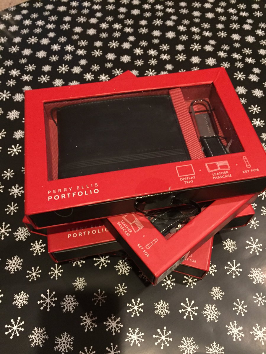 FLYGUY_threads's tweet photo. Today's giveaway is perfect to keep or gift to someone else! Perry Ellis wallet and key fob set. All December subscribers eligible to win! https://t.co/Aw1QENvWrK