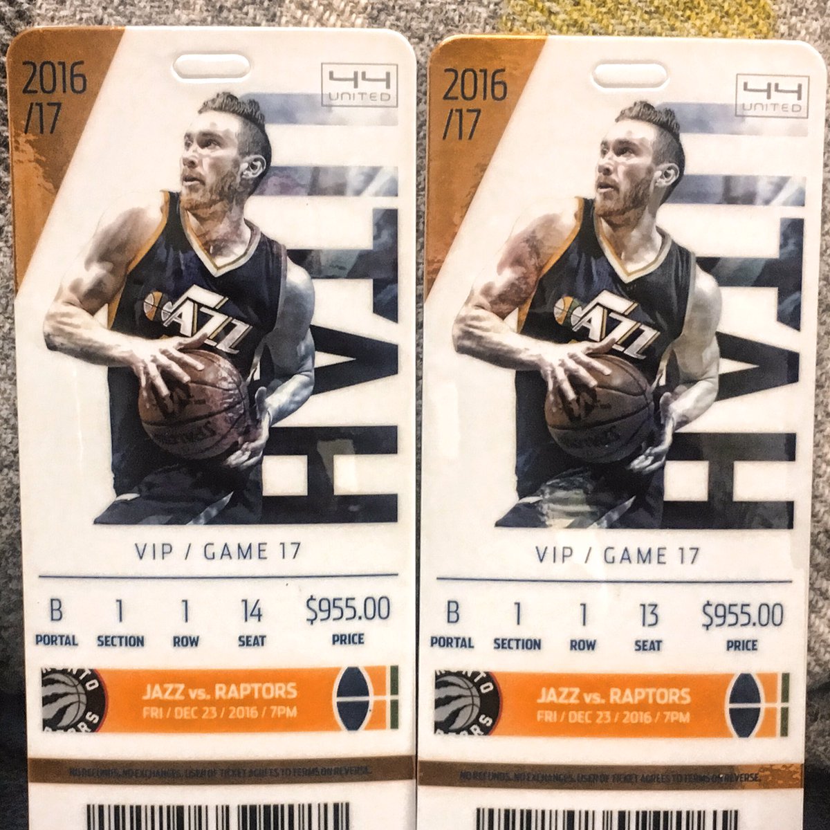 We're giving away ROW 1 VIP tickets to tomorrow's Jazz/Raptors game! 😱😮😳  Enter Here: bit.ly/2i00bfE https://t.co/OyCWZoMcxo
