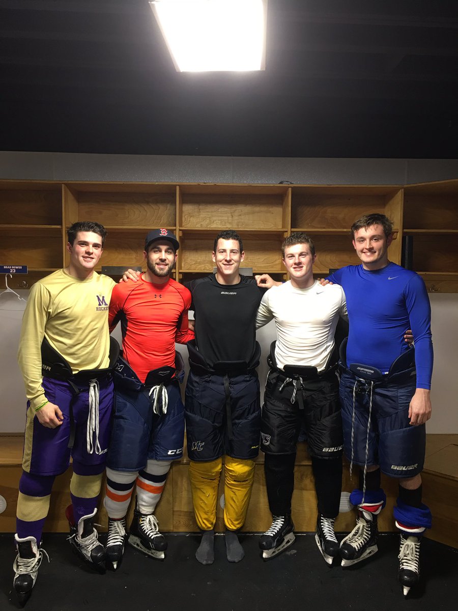 bgosse18's tweet photo. Always Nice seeing the boys back    For the Holidays 🎄👍#Redmen pride!! https://t.co/QCS53owZyG