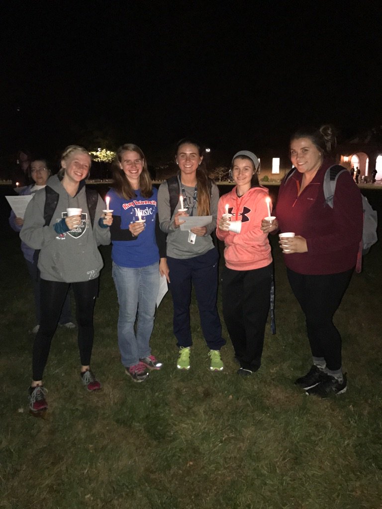 KINGU_XCTF's tweet image. Throwback Thursday to Christmas carols, hot chocolate, and apple cider around the oval! #KingTrack&amp;amp;Field #CHRISTmas
