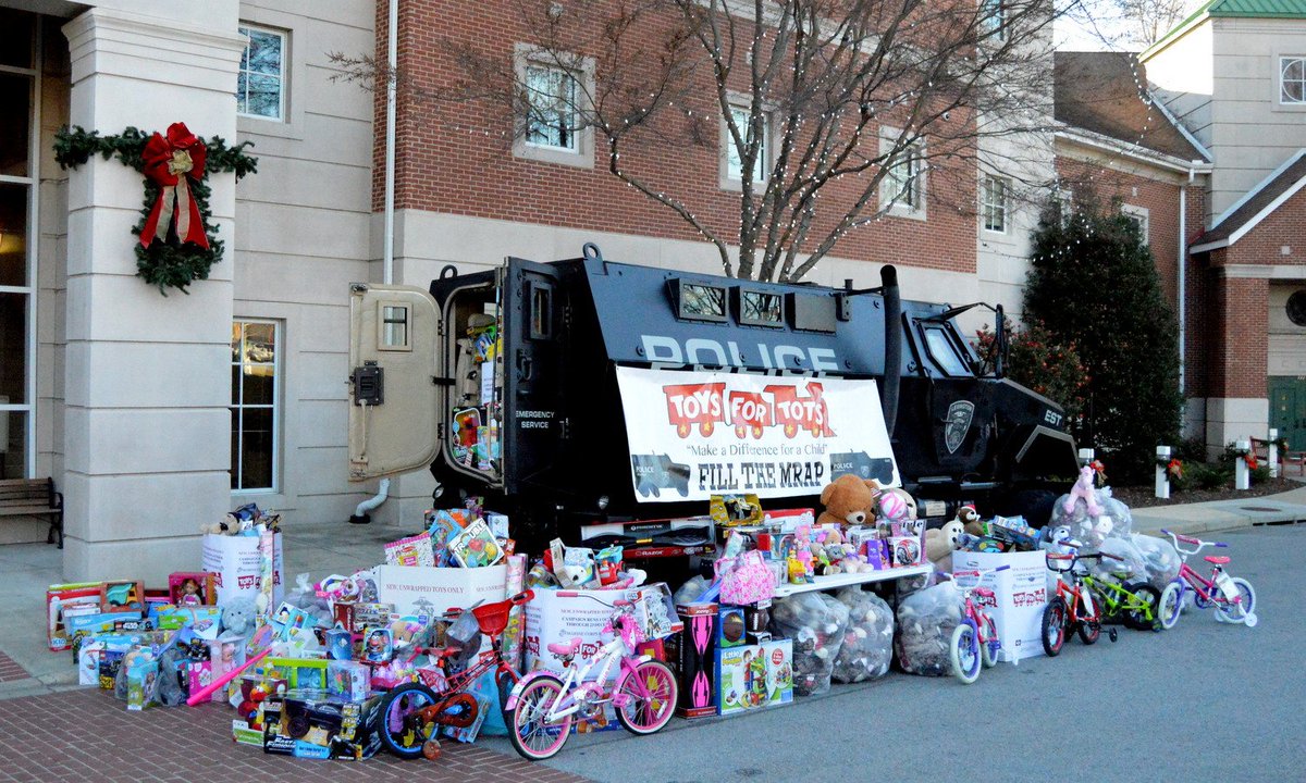 LexingtonPD's tweet photo. NEWS RELEASE - @ToysForTots_USA "Fill The MRAP" Campaign A Success.  Thanks to all those who donated this Christmas. https://t.co/lD49vSX10E https://t.co/xLcJcxtKaV
