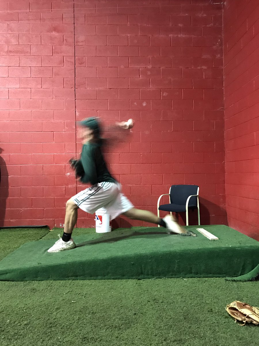 ryan10bergert's tweet photo. #winterworkoutchallenge #roadto90 #CET @coachfris https://t.co/7nlgu44DLe