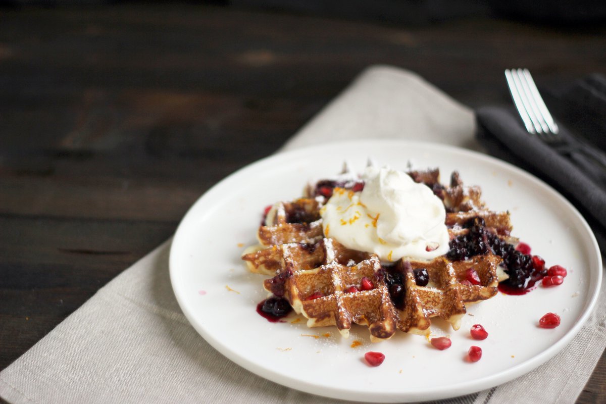 modestmotley's tweet photo. Homemade Beligian waffles made with a stovetop waffle iron #waffles #gastropost #foodporn #breakfast https://t.co/Urxx1R6vNa https://t.co/aGlCYtKUI5