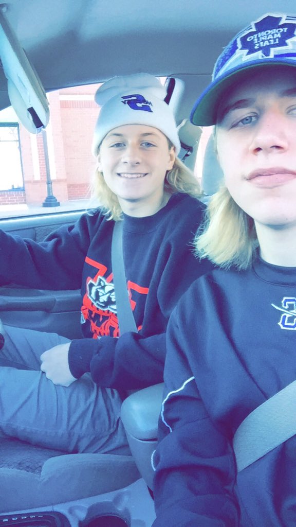 bengrant2112's tweet photo. Happy Bday Dools @Michaud_10 😍😍🎉#OTP4K ✅ https://t.co/OFNyc2LUXC
