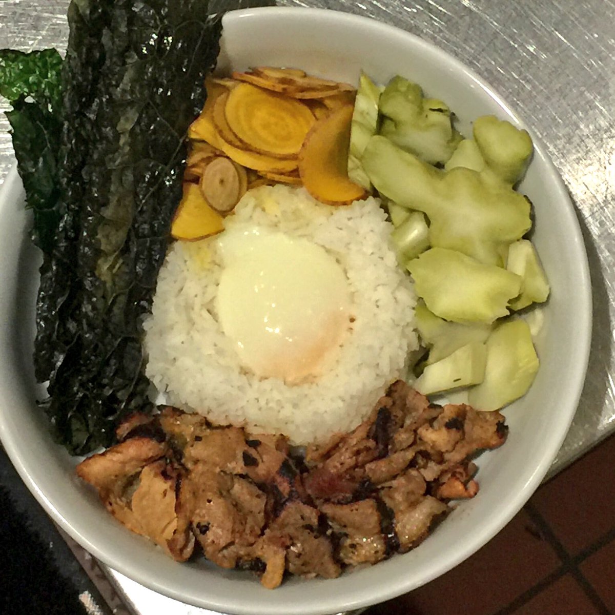 Rocking these Korean pork bowls @traveledfarmer #goldenbeets #pickledbroccoli #runnyegg from @MasseyCreekFarm #crispykale & #porkbulgogi