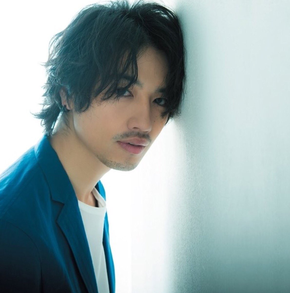 にちか 今回の美的のグラビアでもやってるけど たくみさんのこのポーズ 今まさに壁になろうとしている斎藤工 という感じで笑ってしまう これは以前のanan にちか 今回の美的のグラビアでもやってるけど たくみさんのこのポーズ 今まさに壁になろうとしている斎藤工 という感じで笑ってしまう これは以前のanan