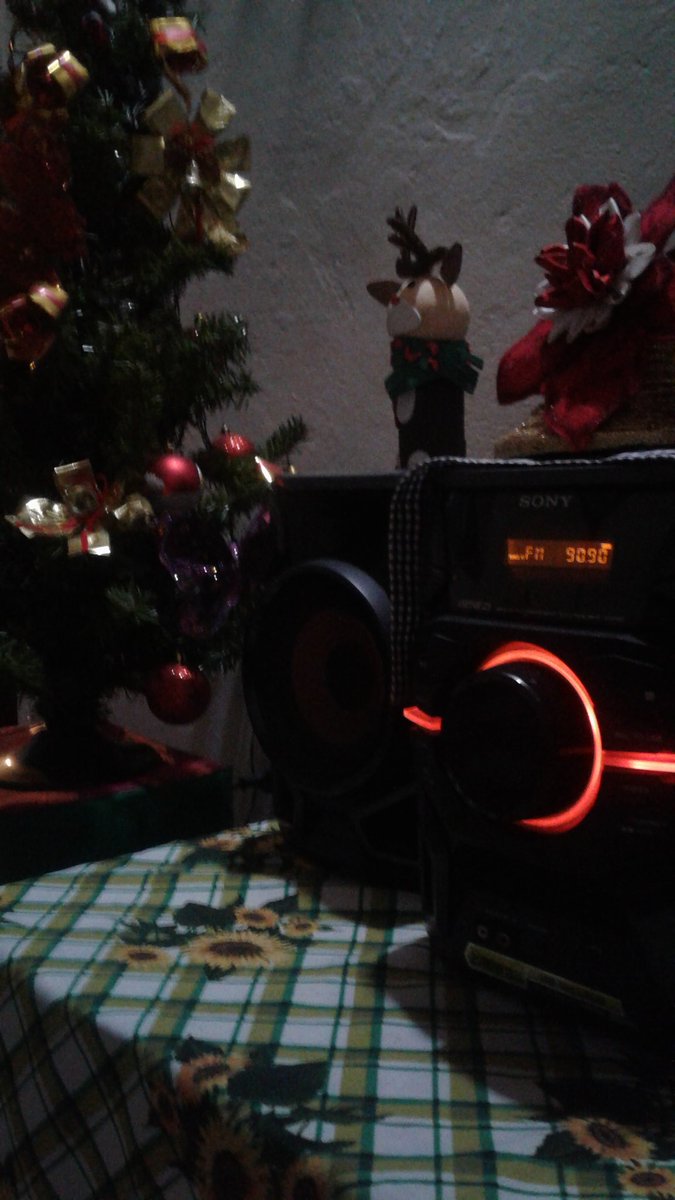 YenyCortes3's tweet photo. #cdLaHoraDelRegreso escuchandolos desde medellin. Lista para rumbiar en la finca con el cd en betulia antioquia con la familia https://t.co/SxDSTgFXbi