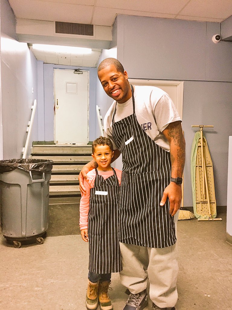 coachmhagans's tweet photo. Awesome experience and thankful for @CityteamChester for allowing me to teach Christopher the gift of servanthood! https://t.co/V0fjFwhTrK