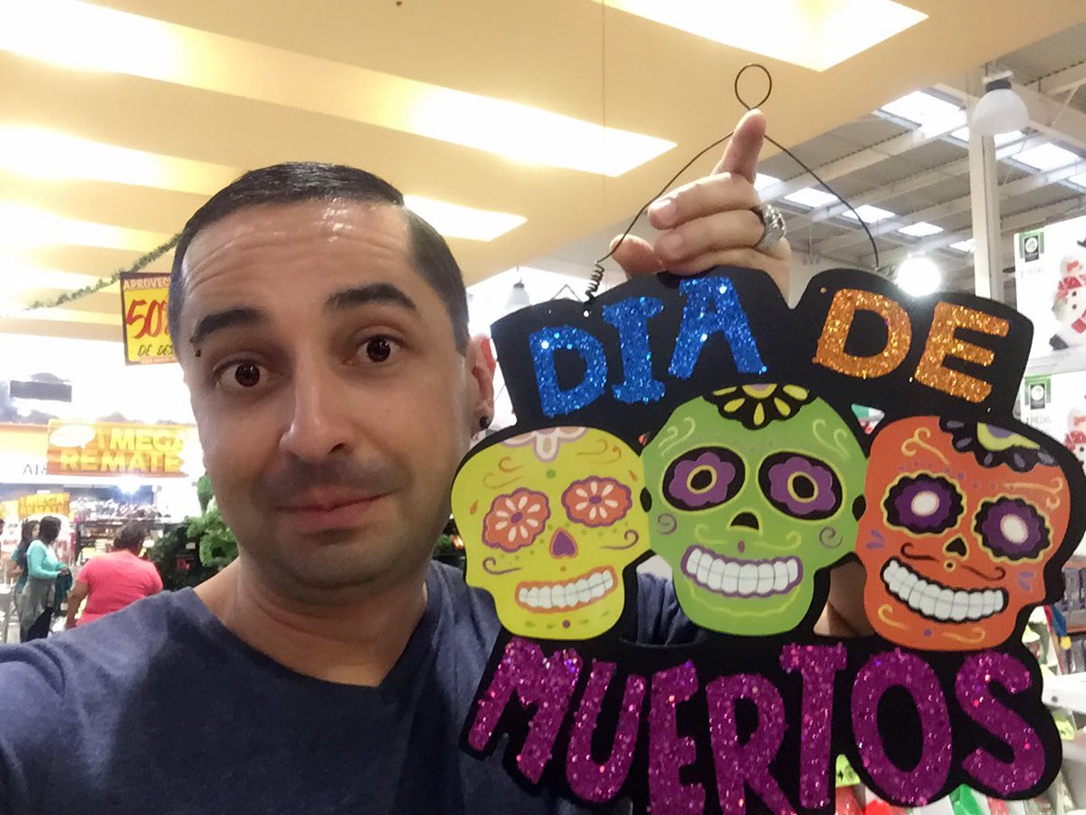 humbertoir's tweet photo. Será normal que previo a la Navidad compre esto?
#SoyDark 🙊 https://t.co/zUbL1AY9lp