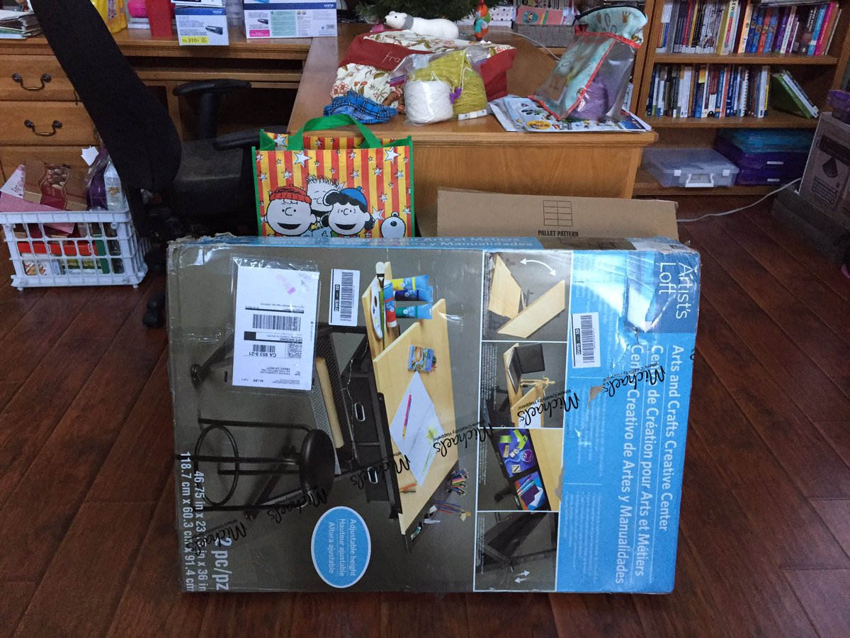 frannieLin1's tweet photo. Okay... Terrified of this thing. I need to assemble it by myself! How in the world do I do this? https://t.co/r3qQAZ6IVI