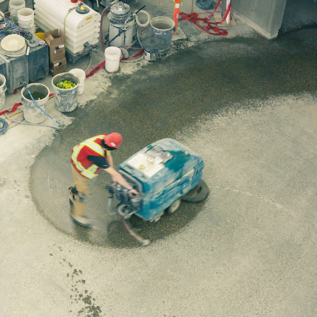descoalberta's tweet photo. Scrubbing the floor between steps as a part of the grinding and polishing process to remove any slurry to limit scratches https://t.co/6GwkZfUitG