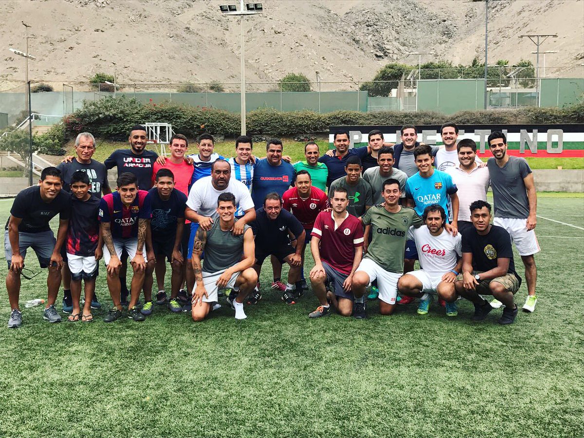 IvanBulos19's tweet photo. Feliz de estar otra vez con mis hermanos!!! ¡¡Somos uno!! 💪🏼💪🏼⚽
#mambamentality
IB19 https://t.co/Bfvs8U7w2P