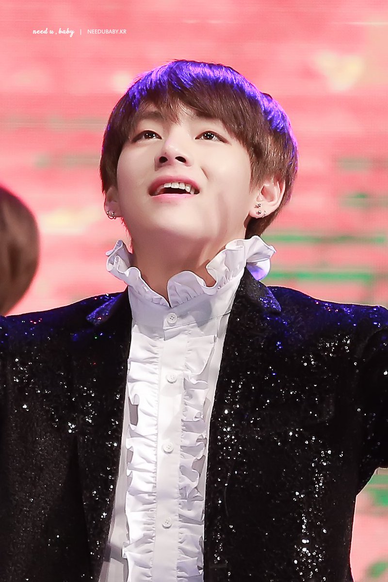 kim taehyung on twitter kim taehyung bts karolconsentin1 twitter kim taehyung on twitter kim taehyung bts karolconsentin1 twitter