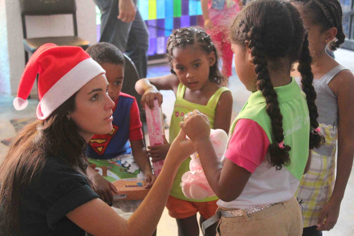 Aprovecha estas fiestas decembrinas para hacer voluntariado y ayudar a las personas que te rodean. #SomosPosible