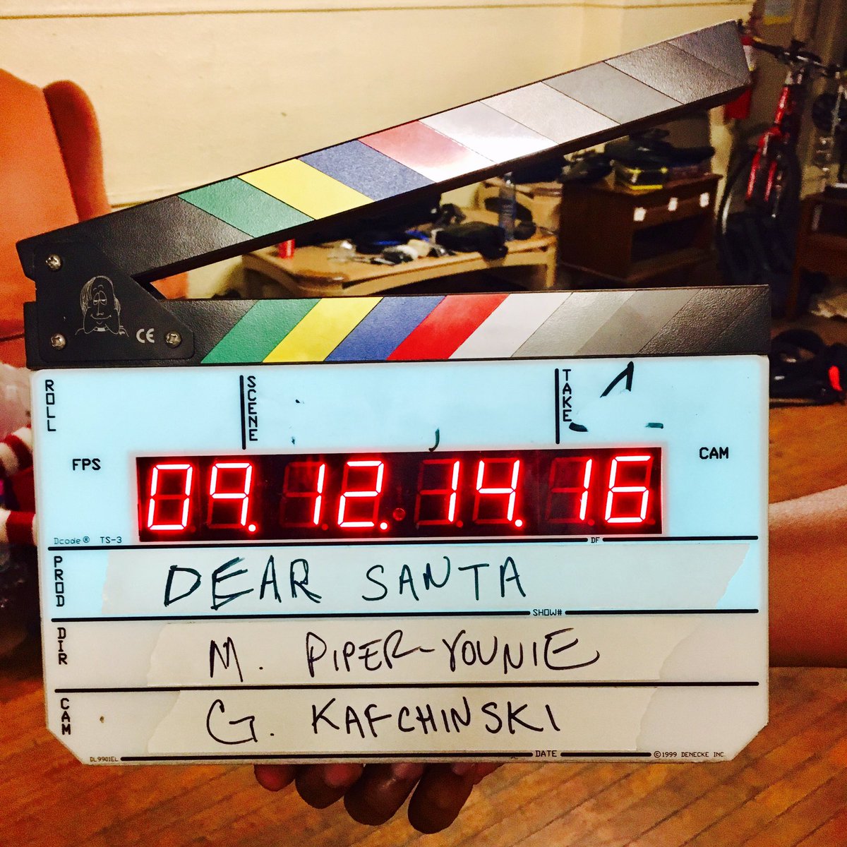 GoBatShitSeries's tweet photo. Last looks! Martini! That's a wrap! Now onto the studio for a little #GoBatShit #Singalong #Musical #Comedy #NYC #SetLife #ActorsLife https://t.co/5fkGdeWnX5